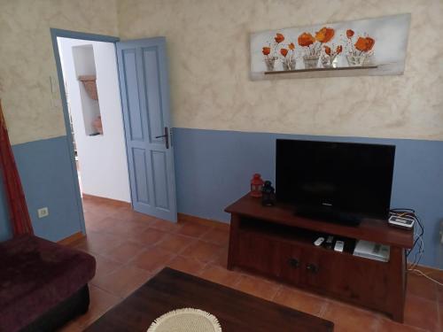 Televisyen dan/atau pusat hiburan di Casapancho 1 y 2 - Casa Rural - Fasnia - Tenerife