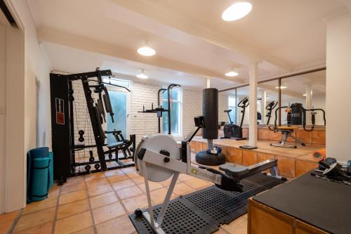 Gimnasio o instalaciones de fitness de The Yard - Comfortable Home in Riverside