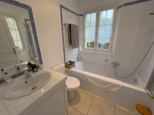 Un baño de Bastide de Bigarel