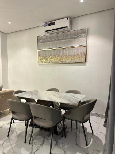 Gallery image of VI Luxe Height 6A in Lagos