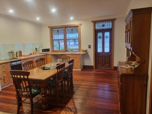 Kuchyň nebo kuchyňský kout v ubytování Roolagoon Homestead