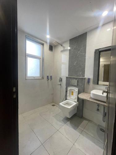 Ένα μπάνιο στο Hotel Royal Residency