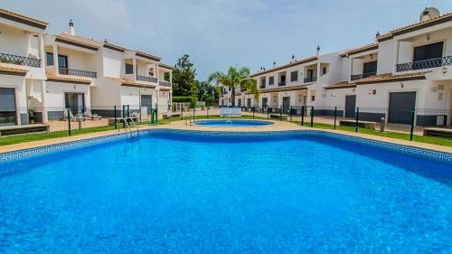 Charming 3-Bedroom Villa with Pool in Albufeira