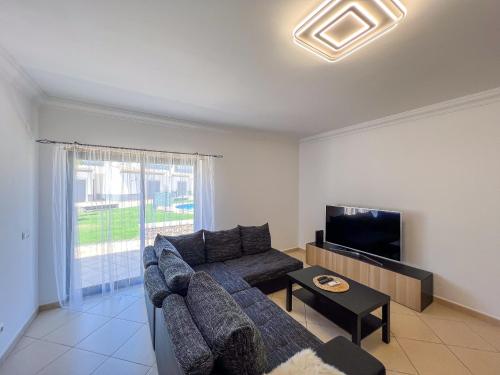 Charming 3-Bedroom Villa with Pool in Albufeira
