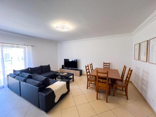 Charming 3-Bedroom Villa with Pool in Albufeira