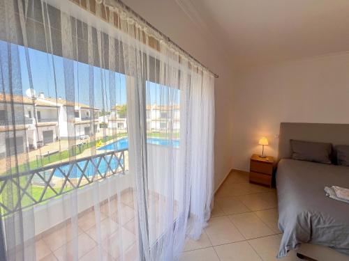 Charming 3-Bedroom Villa with Pool in Albufeira
