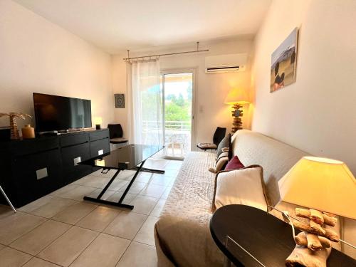 Photo de la galerie de l'établissement T3 à 100m commerces et plages, à Porticcio