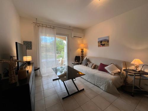 Photo de la galerie de l'établissement T3 à 100m commerces et plages, à Porticcio