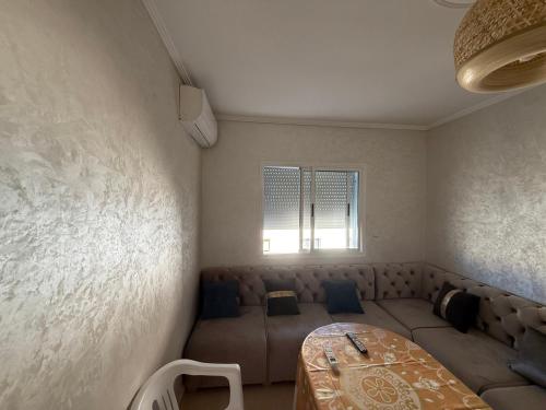 Ruang duduk di Al Hoceima Bades - Ineya