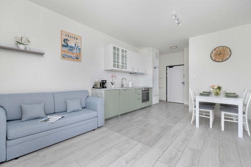 Bright Apartment in Cracow Center with Terrace, Desk and Bathtub by Noclegi Renters