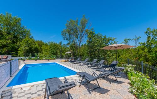 Bazén v ubytování Villa Zovko in Makarska by Villas Guide nebo v jeho okolí