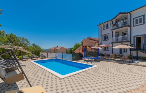 Bazén v ubytování Villa Zovko in Makarska by Villas Guide nebo v jeho okolí