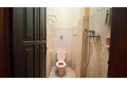 Ένα μπάνιο στο Hotel O Savira Near Barru