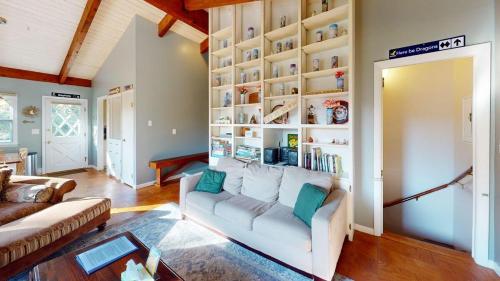 Χώρος καθιστικού στο Silver Spring Chalet