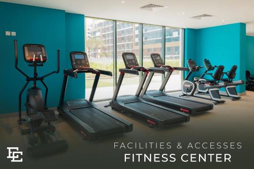 Fitness centrum a/nebo fitness zařízení v ubytování Elite Escape - Boho Getaway in Azizi Riviera 16