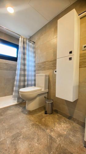 Bilik mandi di Can Davilas Rustic Mountain House
