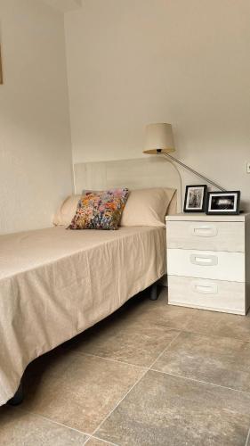 Katil atau katil-katil dalam bilik di Can Davilas Rustic Mountain House