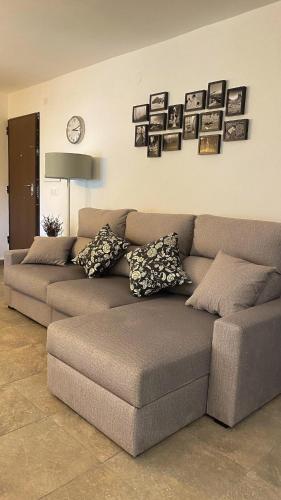 Ruang duduk di Can Davilas Rustic Mountain House