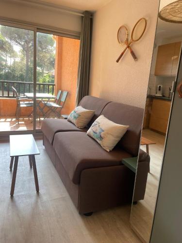 Appartement WiFi parking, tennis, piscine au mileu des golfs de Valescure