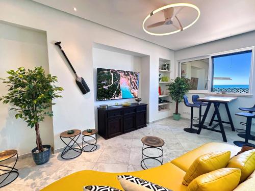 Luxshore - Beachfront Home & Pool - Casa Farol