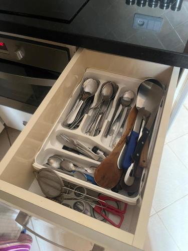 Cucina o angolo cottura di appartement Anna 2 chambres et salon balcons de avec piscine bien situé au centre de oued laou