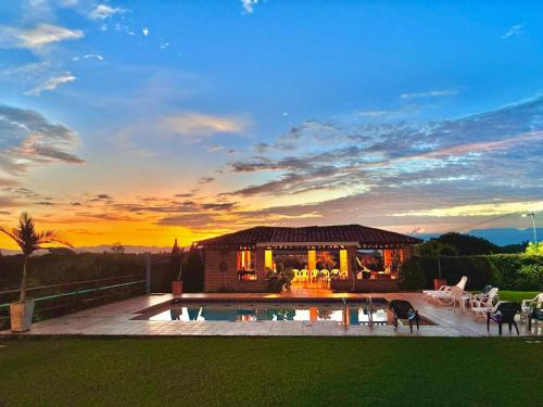 Piscina en o cerca de finca turística DanuBio Alojamiento Rural Pereira Risaralda