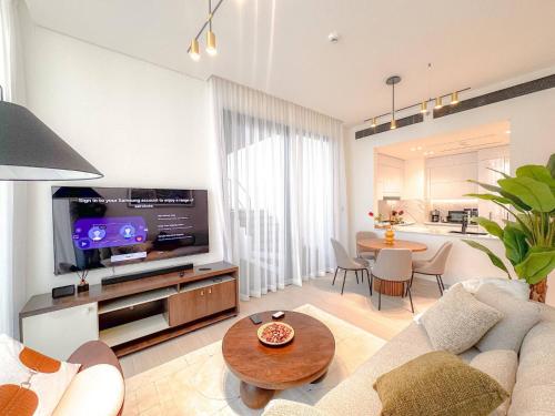 2 Bed, Private Pool, Big Terrace, Solysian Stay