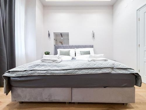 1 BDR - Apartment Grandeur, in Vienna's City Center