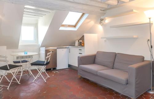 ID 1049 - Saint Paul, rue Pavee, duplex