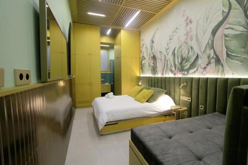 NEW Art Deco Madrid Atmosphere!