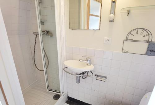 Bright Solo Studio by Hôtel de Ville and Sein river 1mn to Metro N1-241