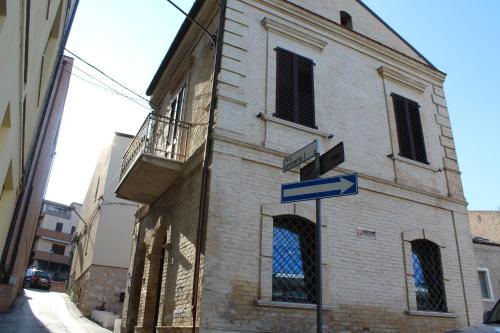 Το κτήριο όπου στεγάζεται  η παραθεριστική κατοικία