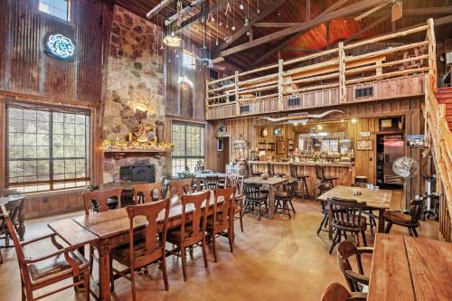 Restaurace v ubytování SisterCreek Ranch - First Cabin
