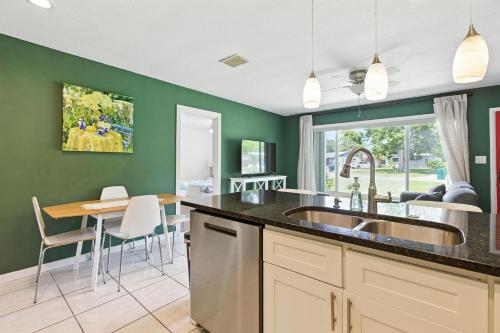 Fotografie z fotogalerie ubytování Coastal Getaway v destinaci Seminole