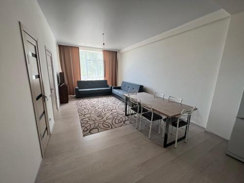 Gallery image of 2х-комнатная Квартира Взморье Резорт Первая линия с видом на озеро in Bosteri