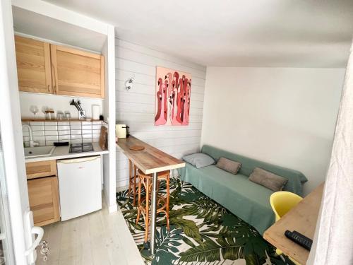 Η κουζίνα ή μικρή κουζίνα στο maisonette de charme