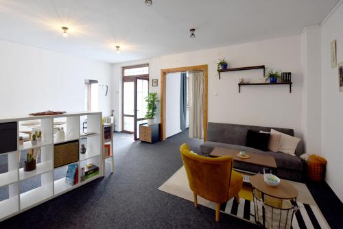 Posezení v ubytování Apartmán POD HRADOM