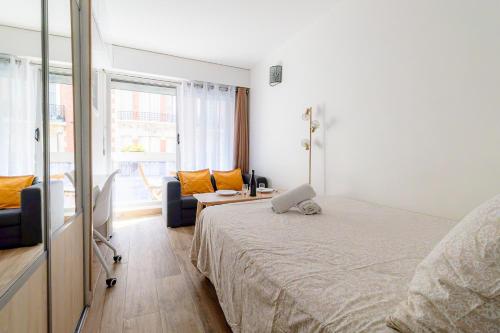 Tour Eiffel - Studio balcon - Paris 16e - Calme