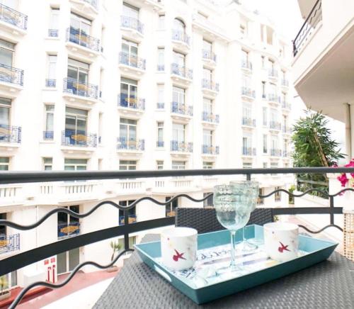 2 pièces Luxueux en face du Martinez et Croisette