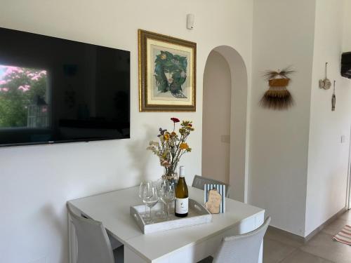 Μια τηλεόραση ή/και κέντρο ψυχαγωγίας στο Villa Margiu