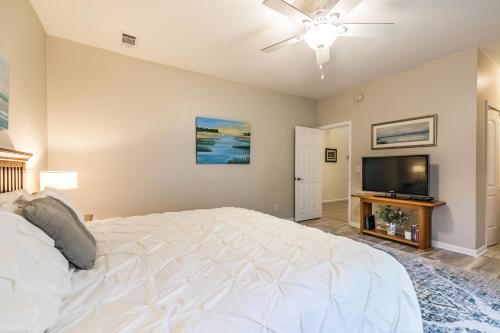 Ένα ή περισσότερα κρεβάτια σε δωμάτιο στο NEW LISTING! Views of Intracoastal Waterway - Sleep 4