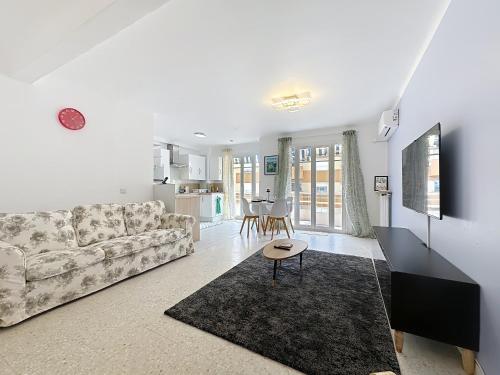 Cozy Apartment in Antibes