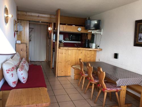 Appartement lumineux Centre Station avec Balcon et Parking - FR-1-346-523