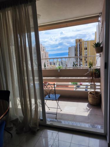 J&SA Apartment with balcony and garage