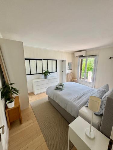 Charming Villa with big pool and AC in Antibes