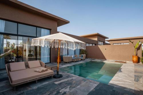 Piscina di NOMMOS Beach RESORT & POOL CLUB o nelle vicinanze