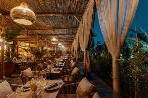 Ristorante o altro punto ristoro di NOMMOS Beach RESORT & POOL CLUB