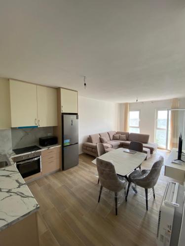 Kuchyň nebo kuchyňský kout v ubytování Apartment close to the Airport & handy for center