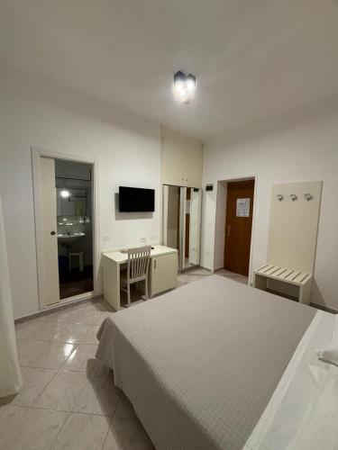 Televisyen dan/atau pusat hiburan di Hotel La Margherita & SPA