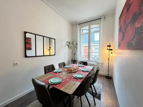 Фотография из галереи Le cœur de Reims magnifique 3 chambres au centre в Реймсе